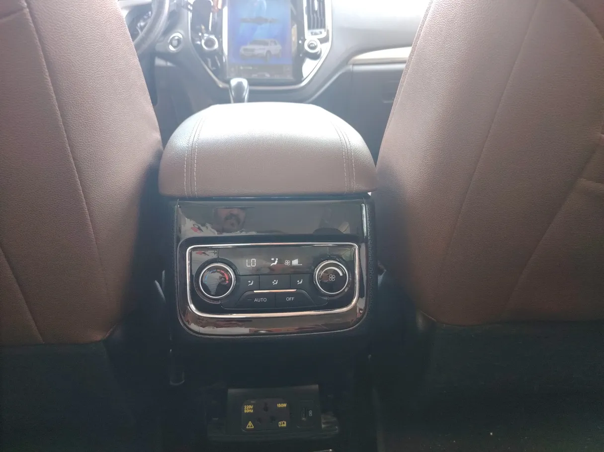 Car image 33