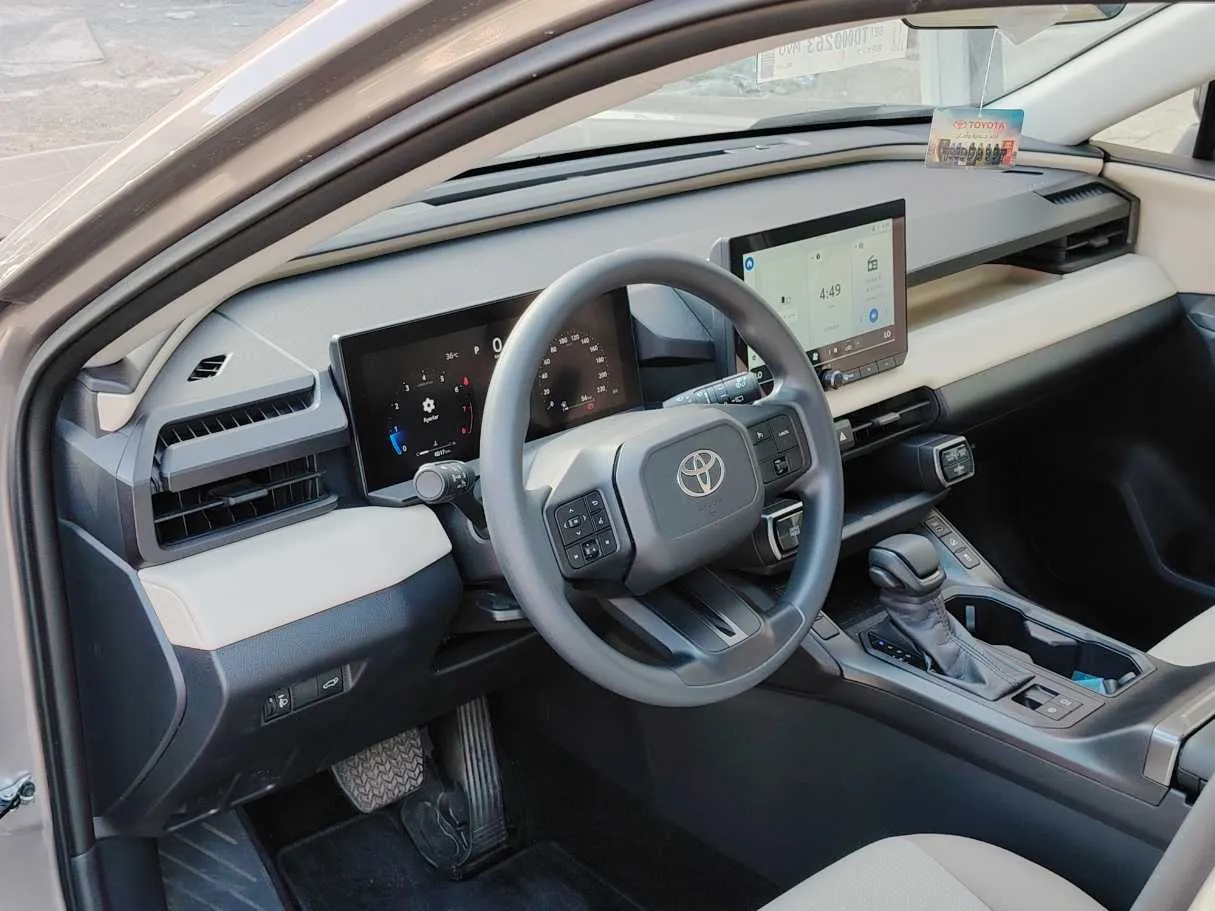 Car image 13