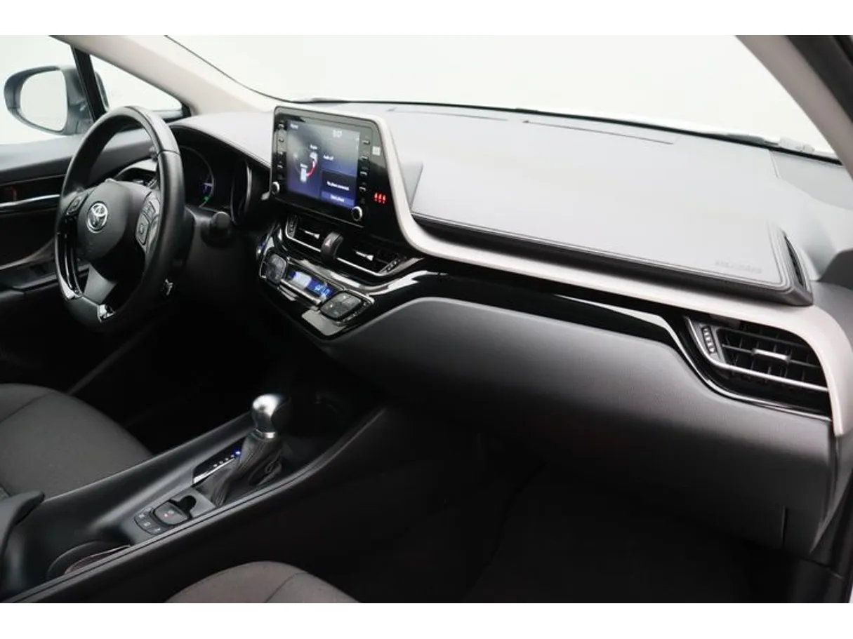 Car image 10