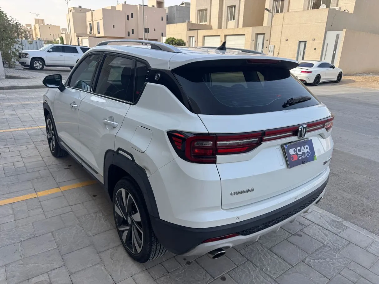 Car image 7