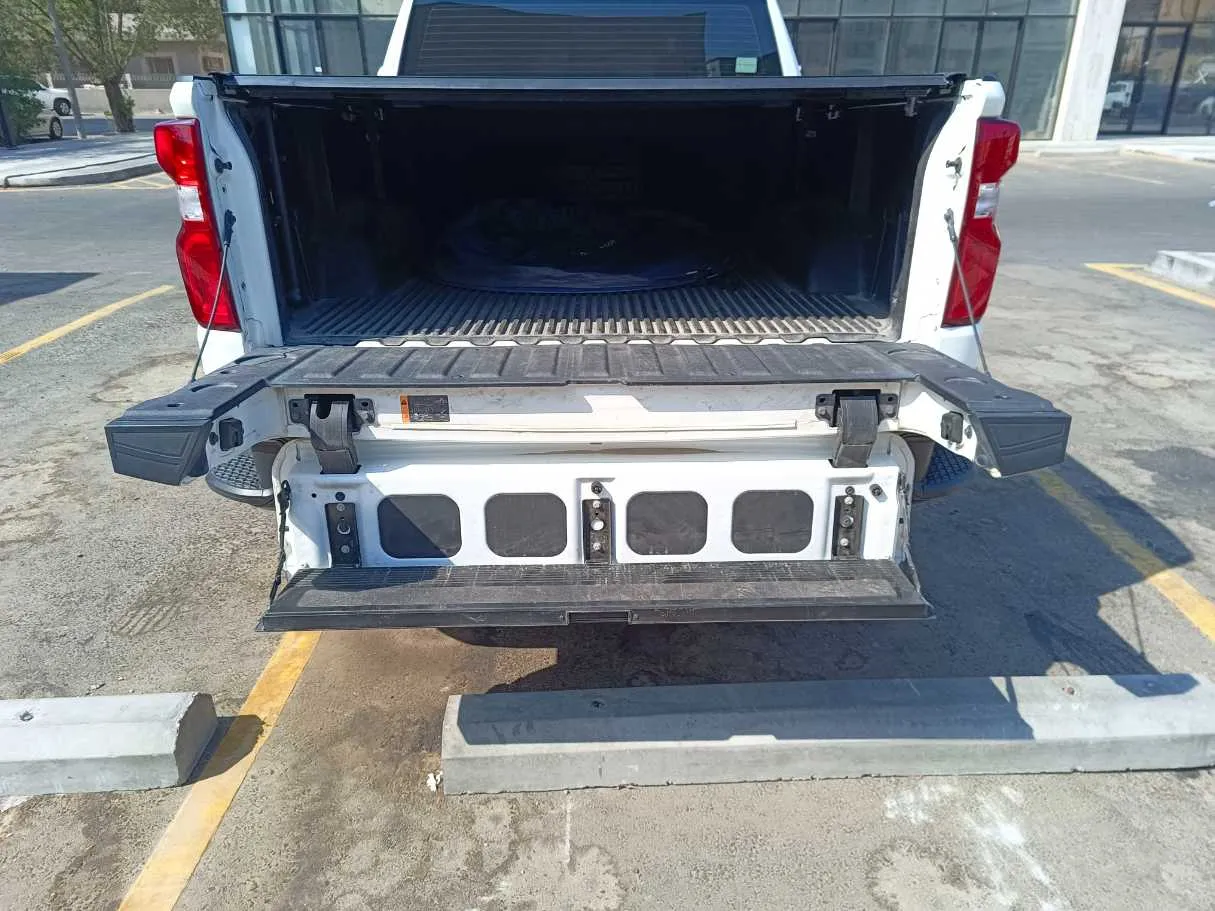 Car image 35