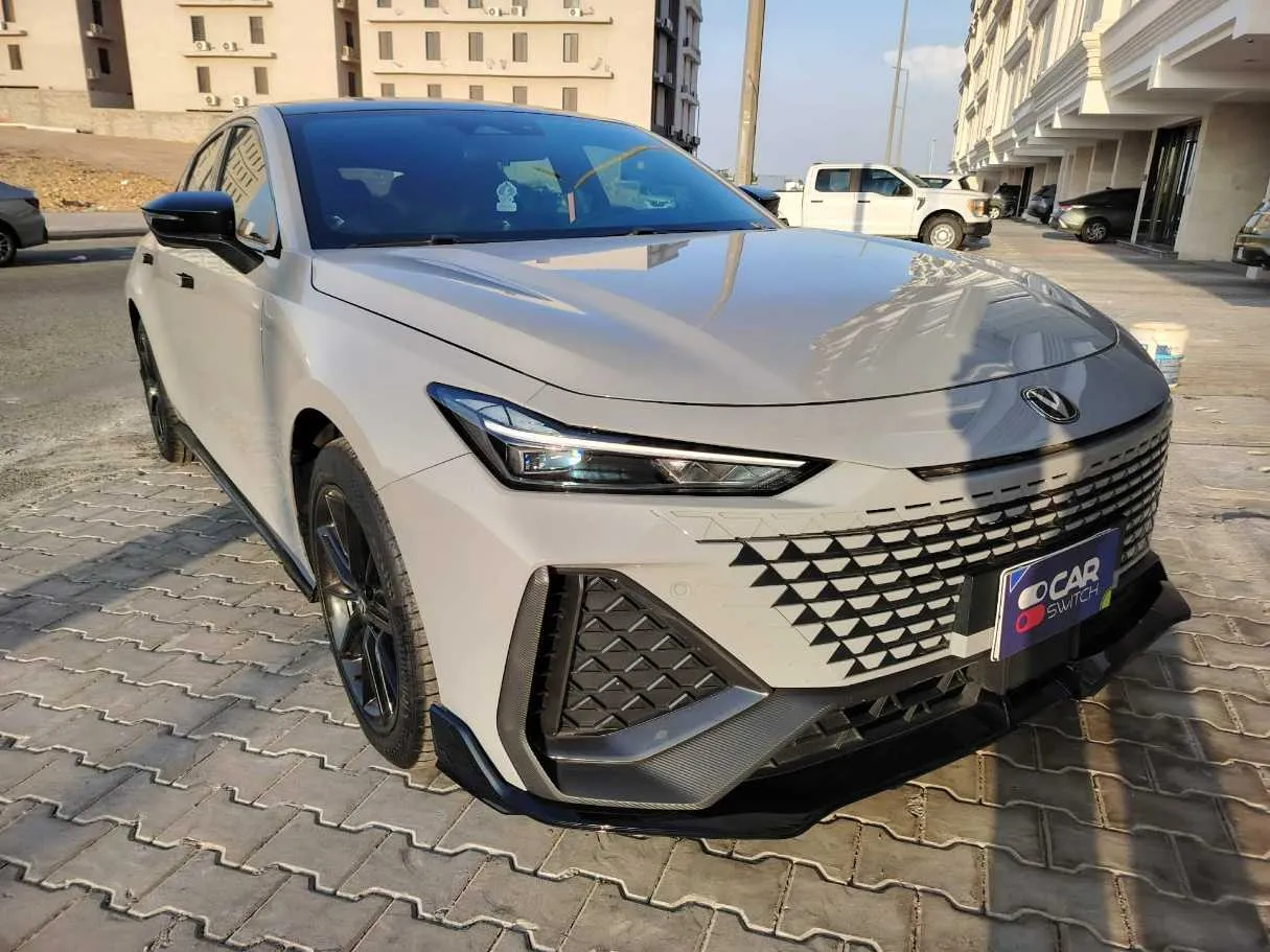 Car image 3