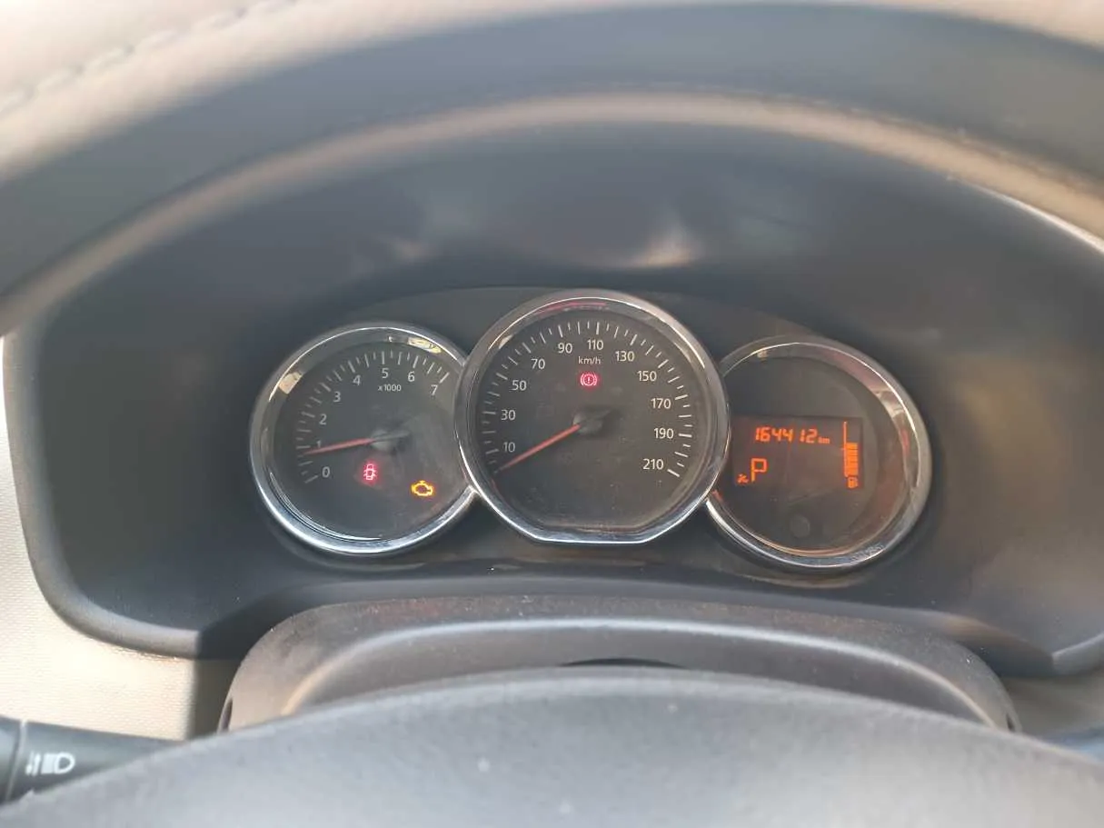 Car image 16