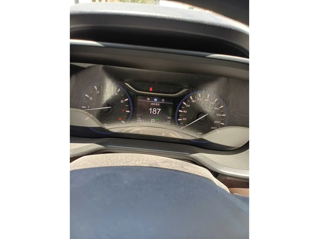Car image 17