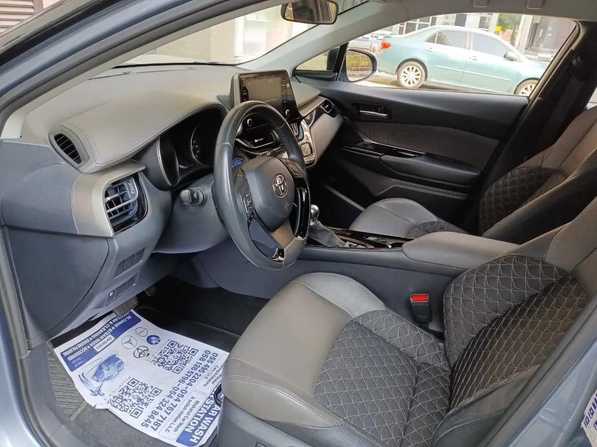 Car image 11