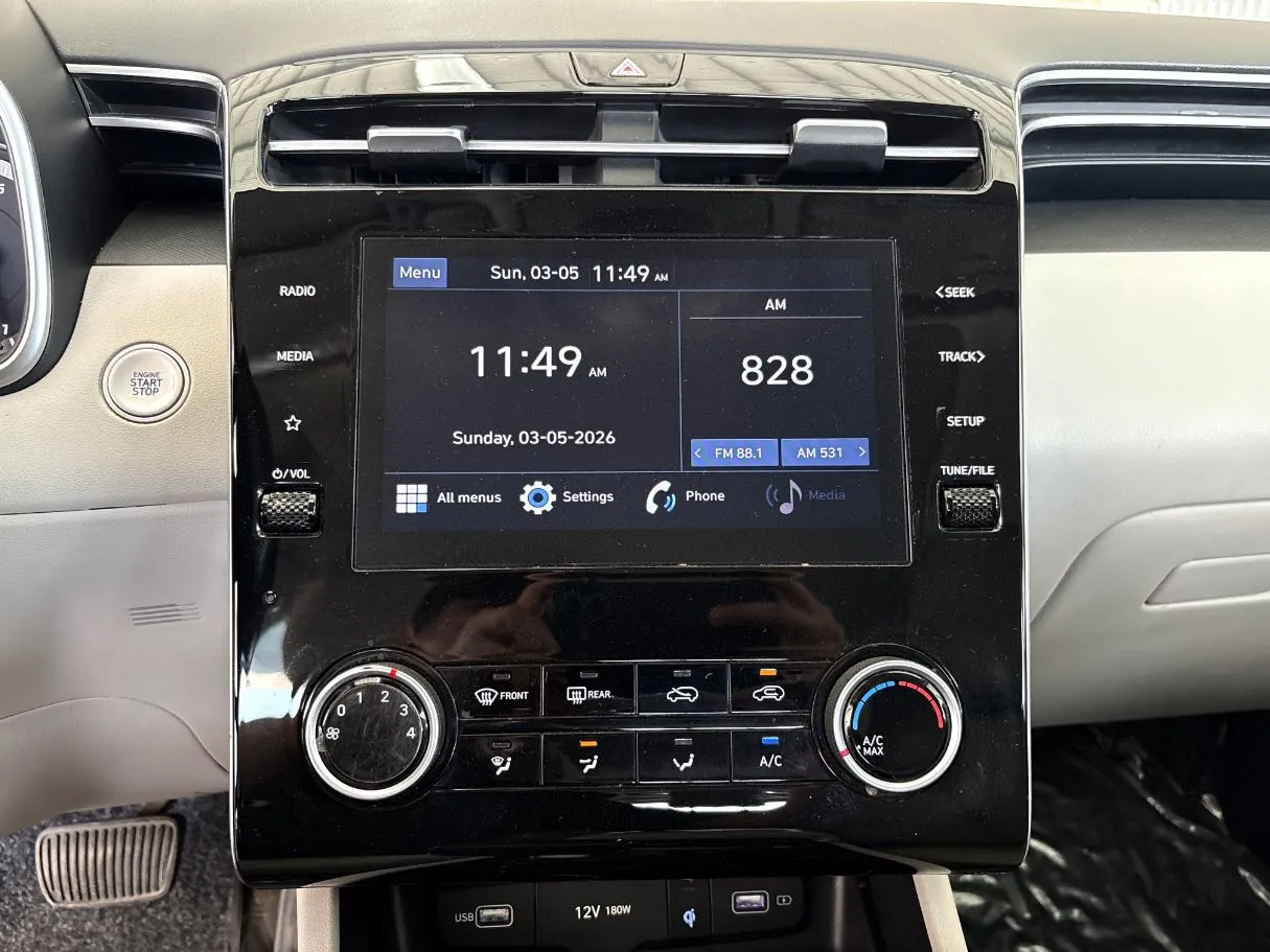 Car image 16