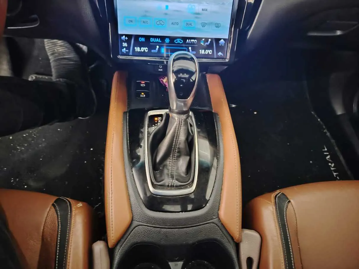 Car image 24
