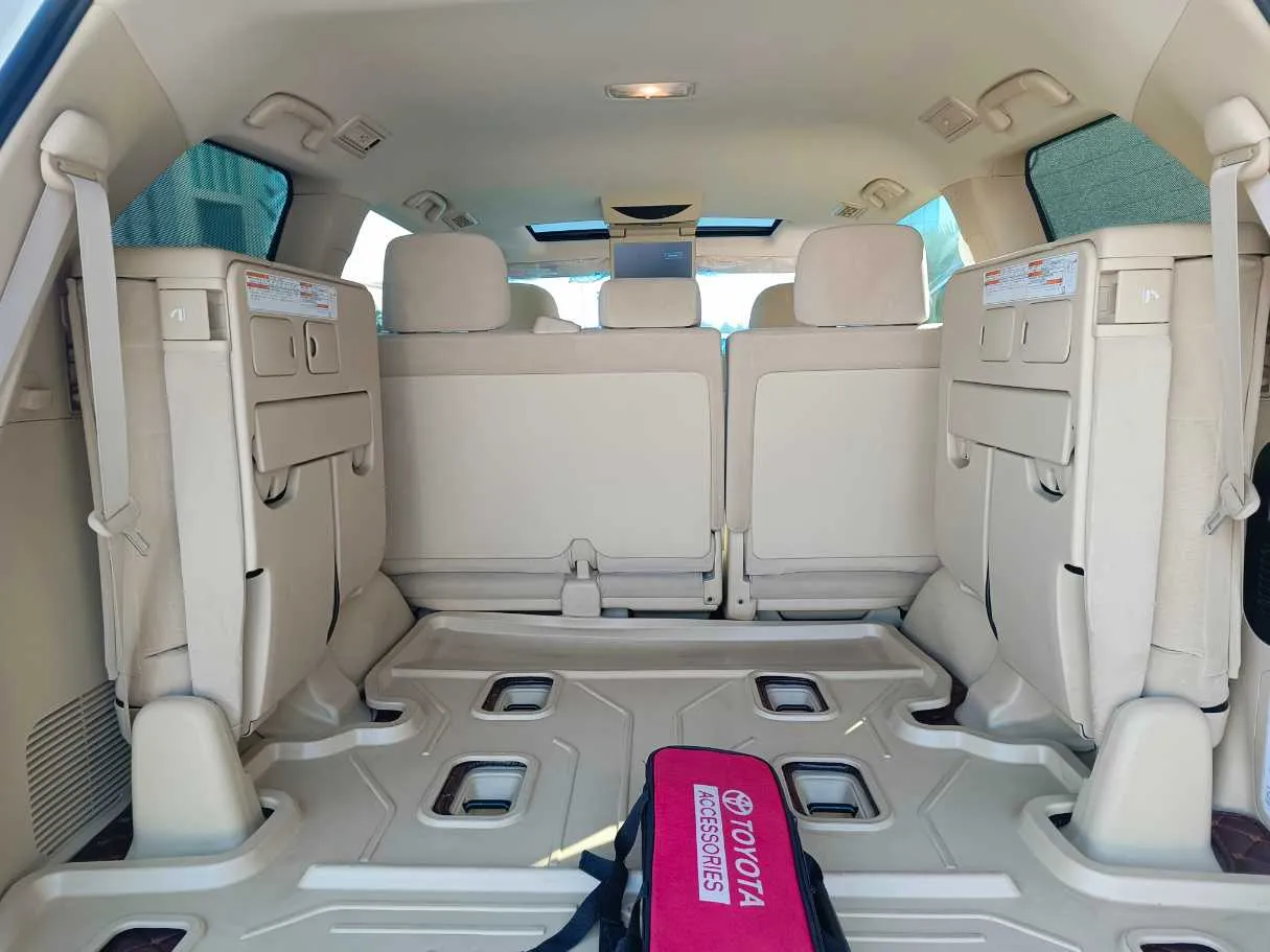 Car image 33