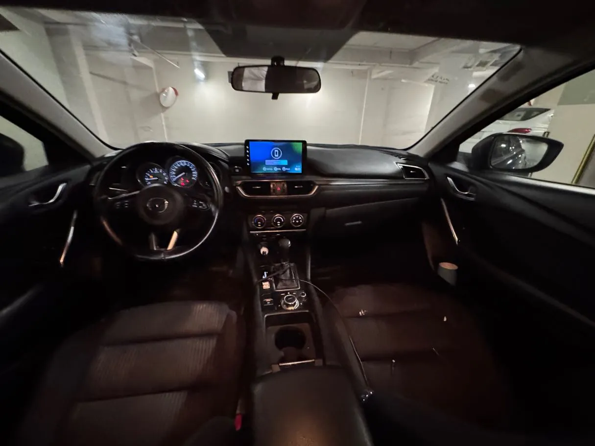 Car image 16