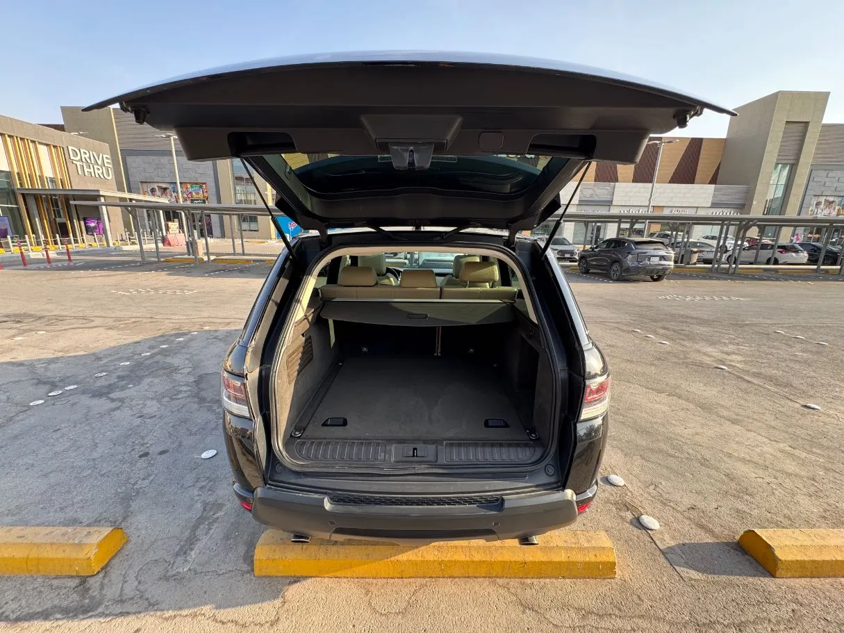 Car image 23