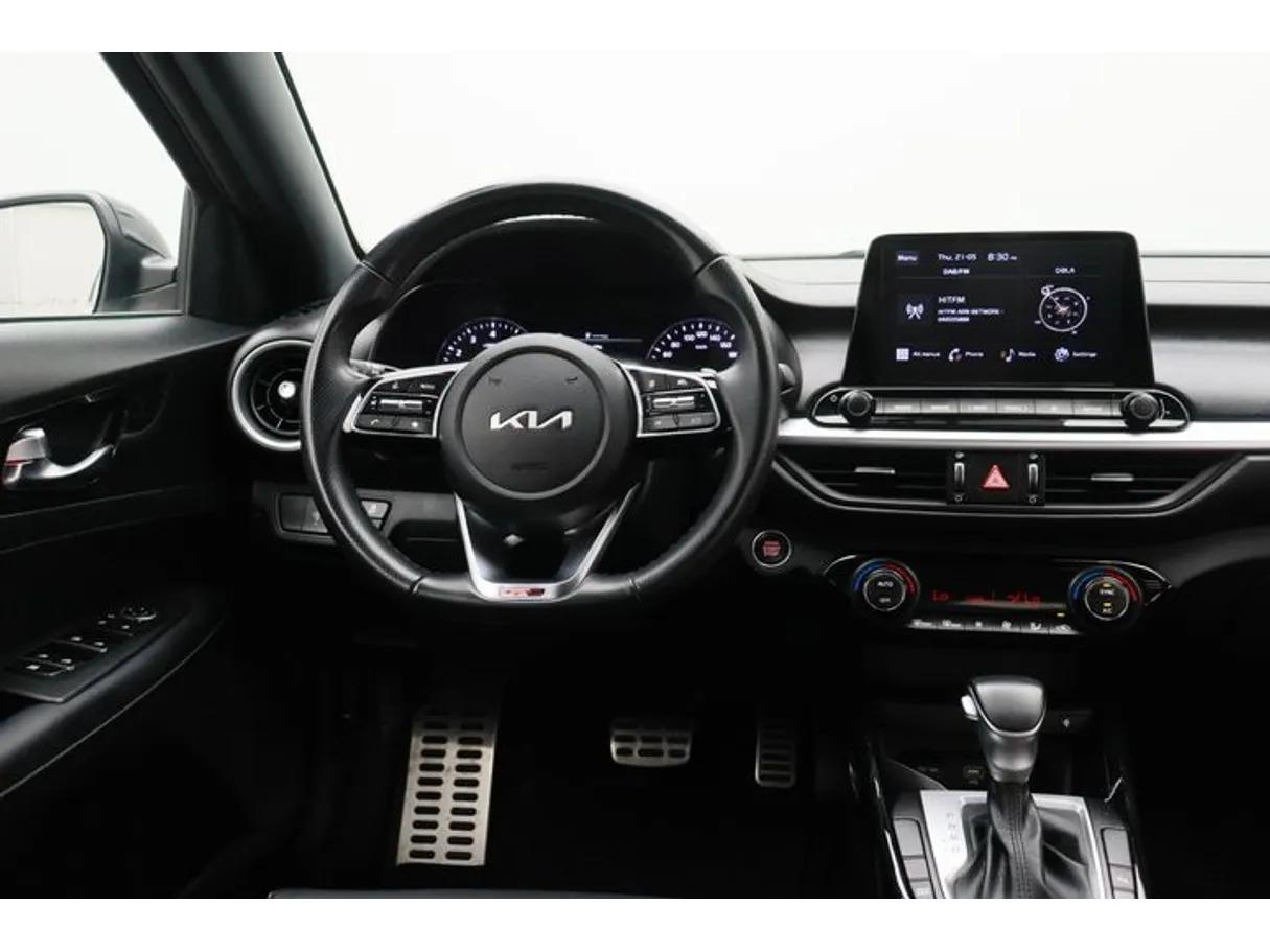 Car image 15
