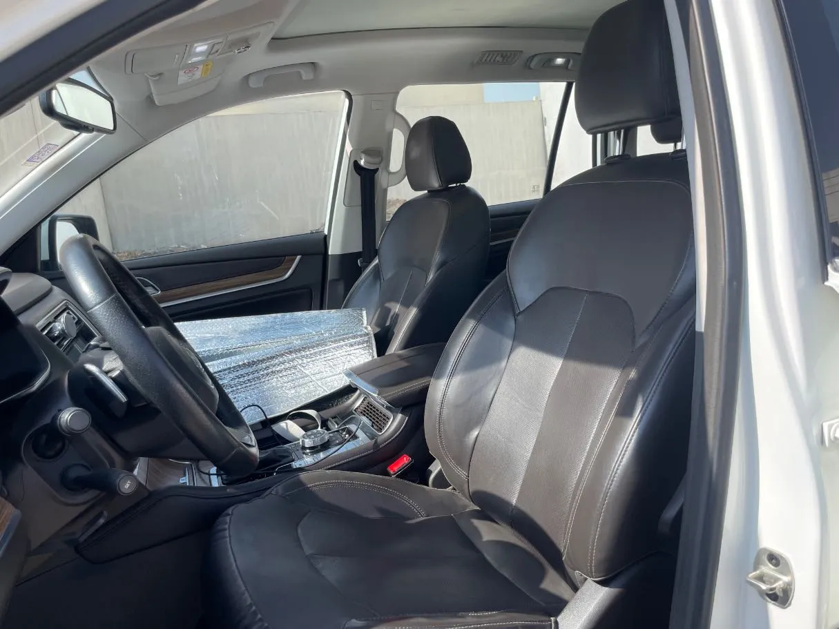 Car image 13