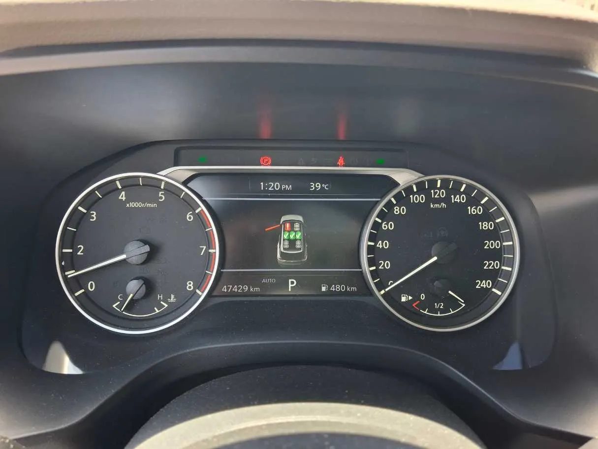 Car image 18
