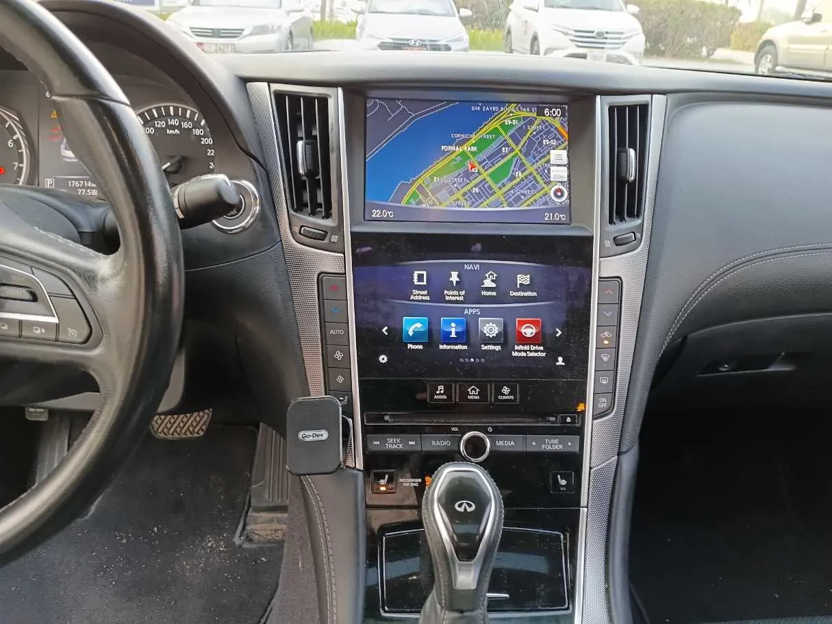 Car image 16