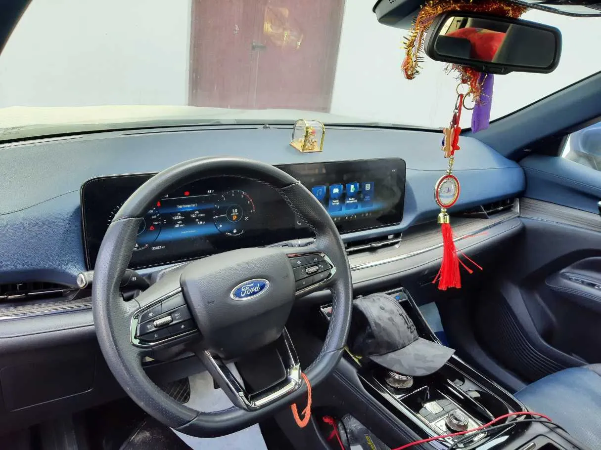 Car image 9