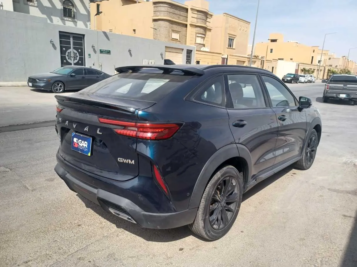 Car image 5