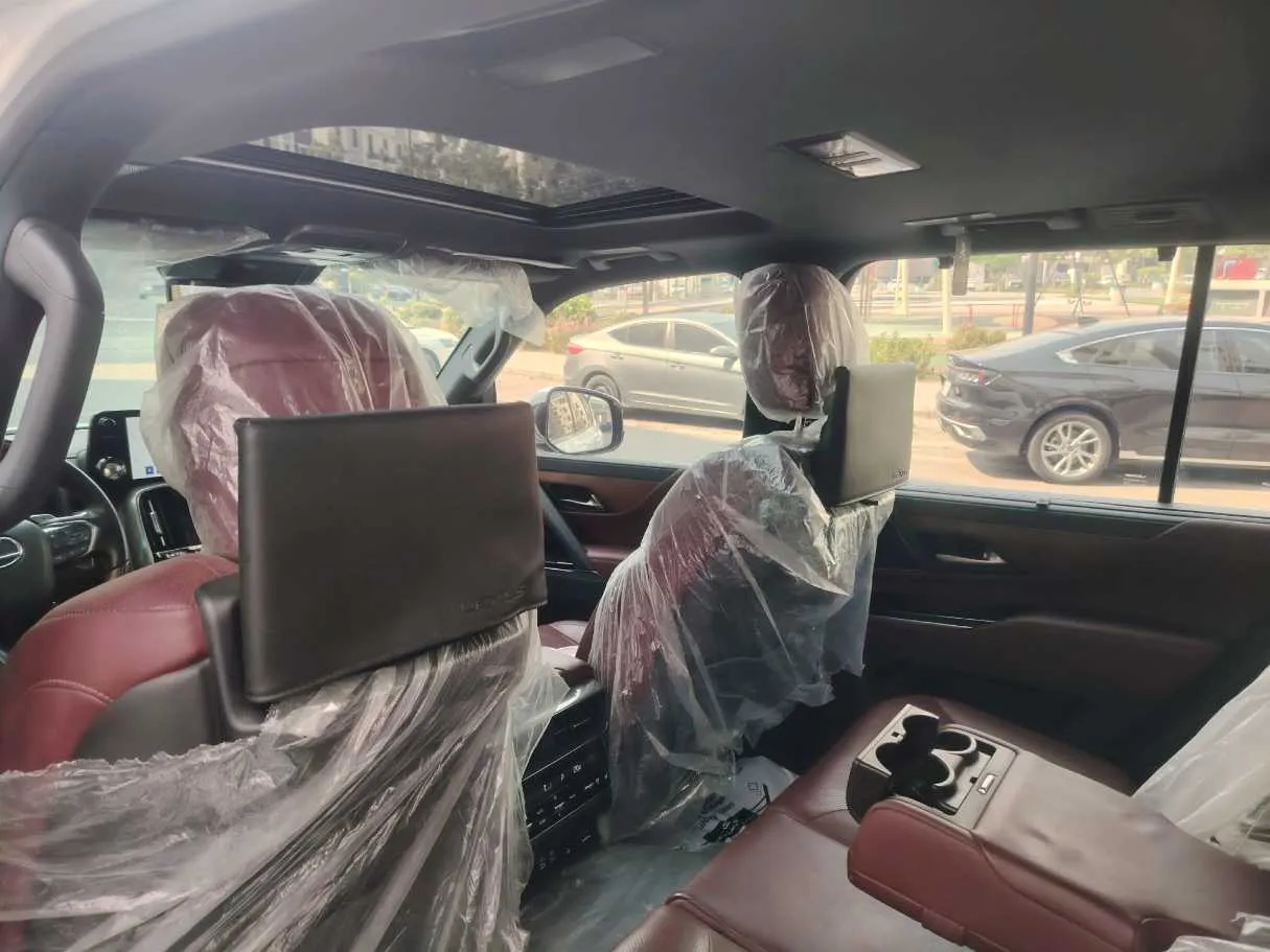 Car image 22