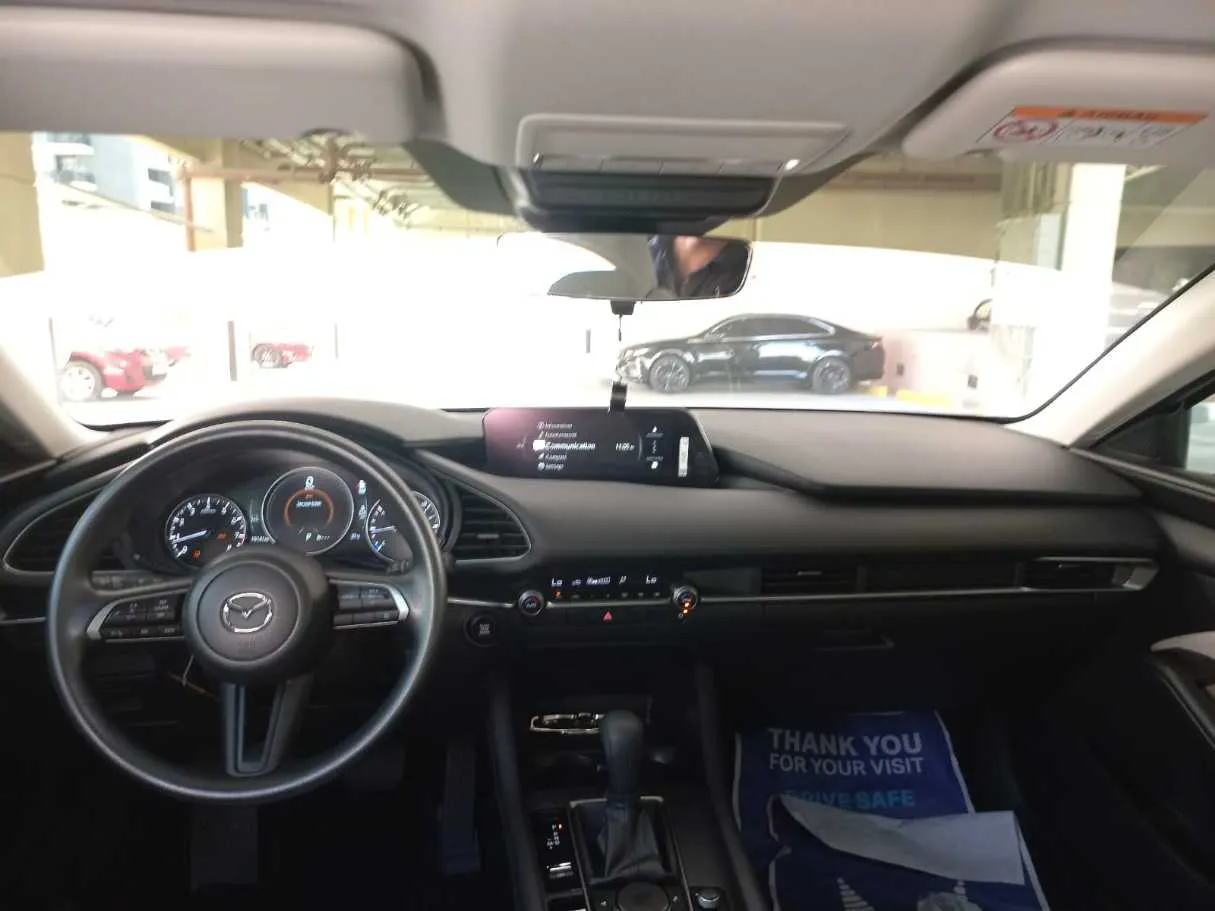 Car image 14