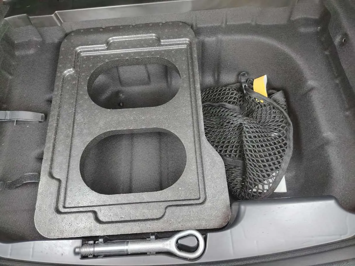 Car image 35