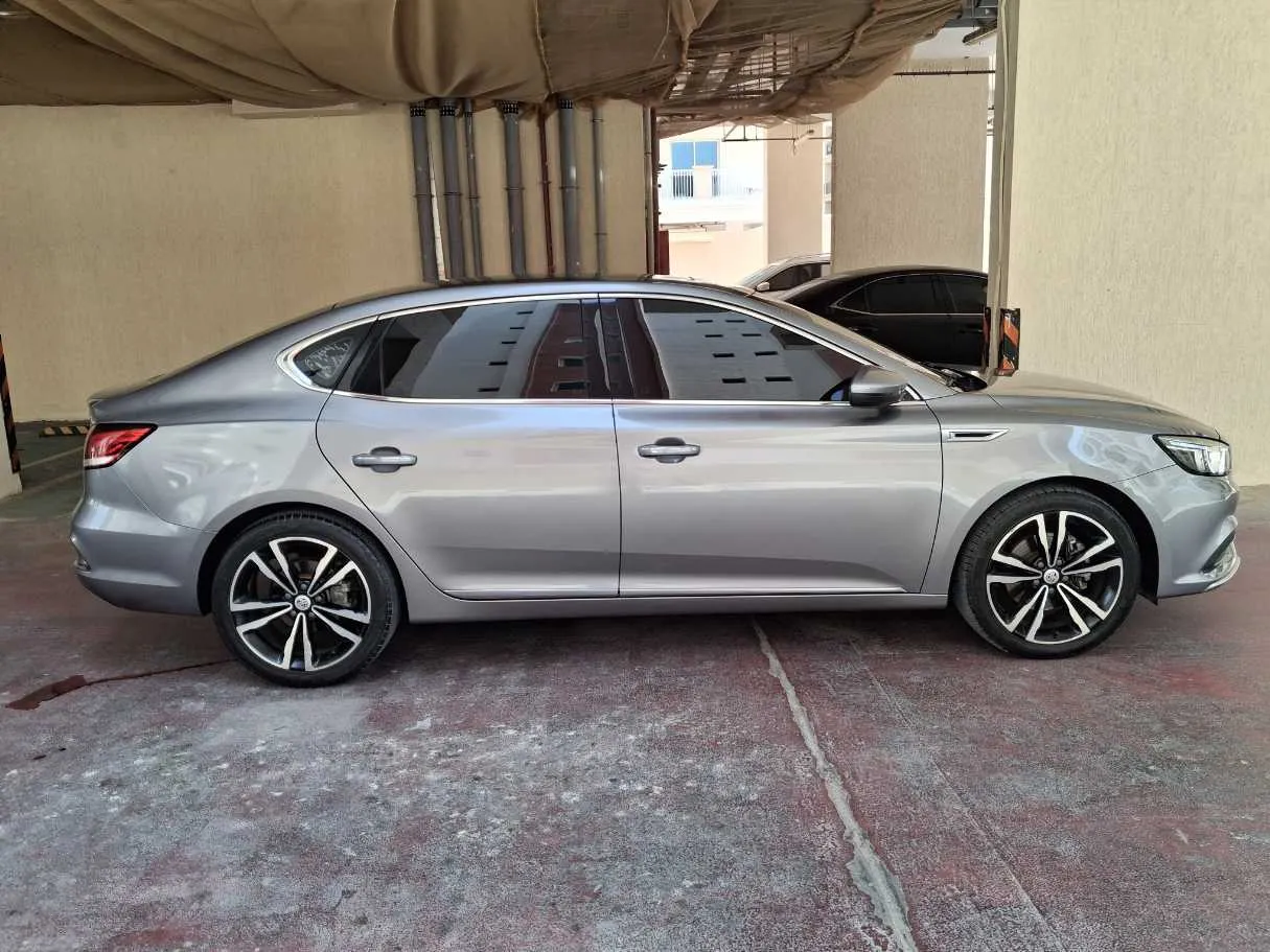 Car image 8