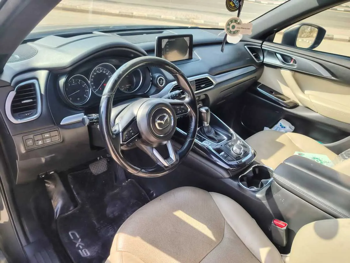 Car image 13