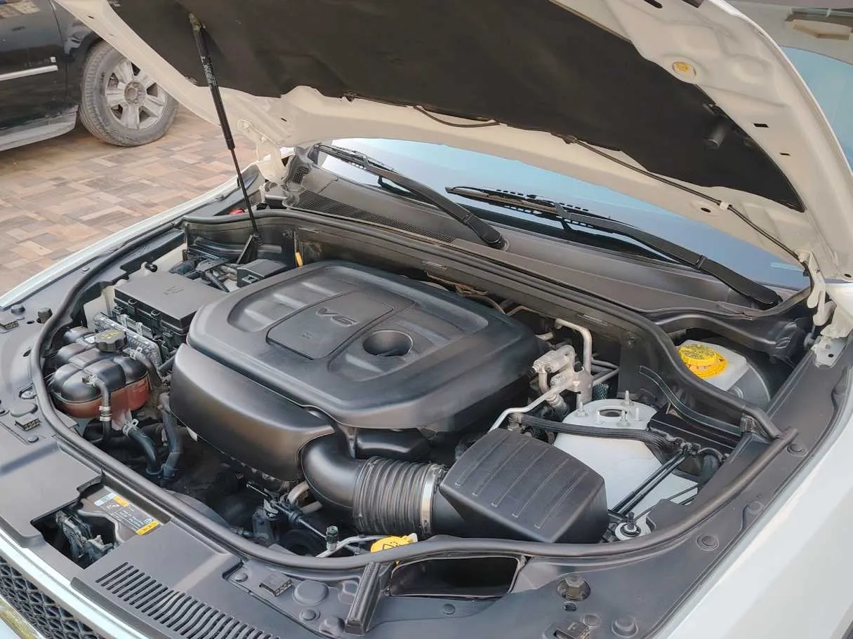 Car image 32