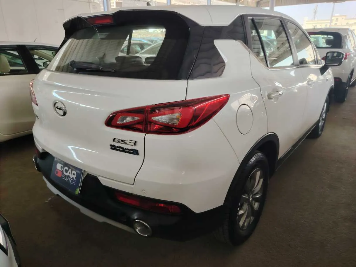 Car image 5