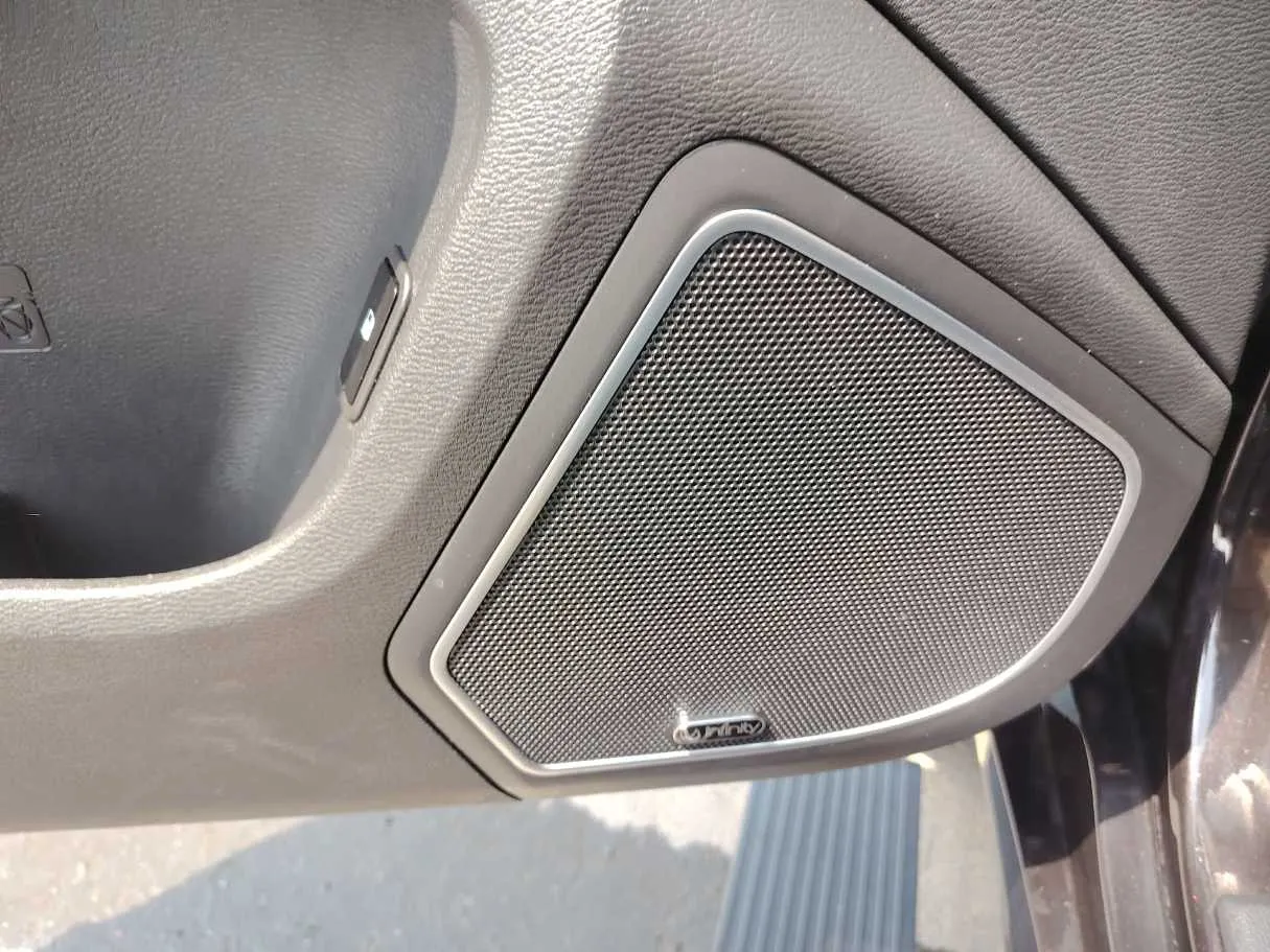 Car image 42