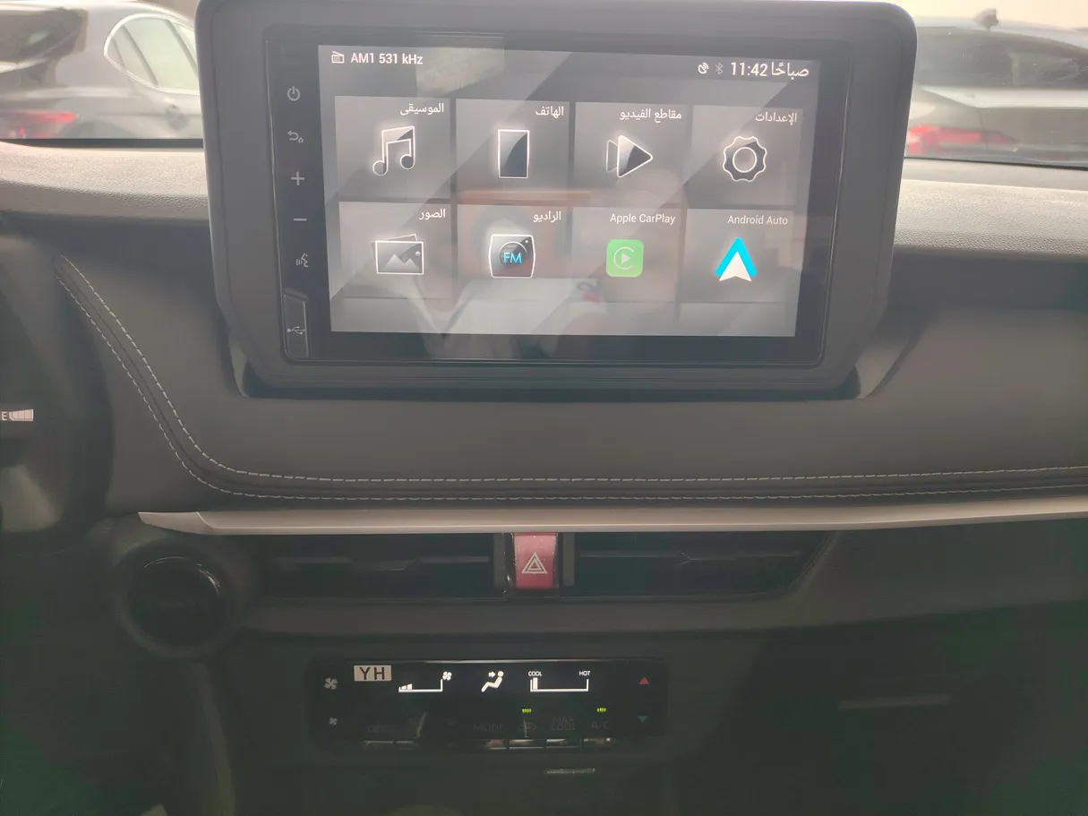 Car image 18