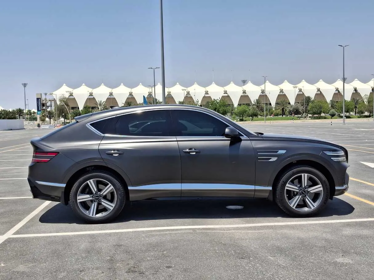 Car image 8