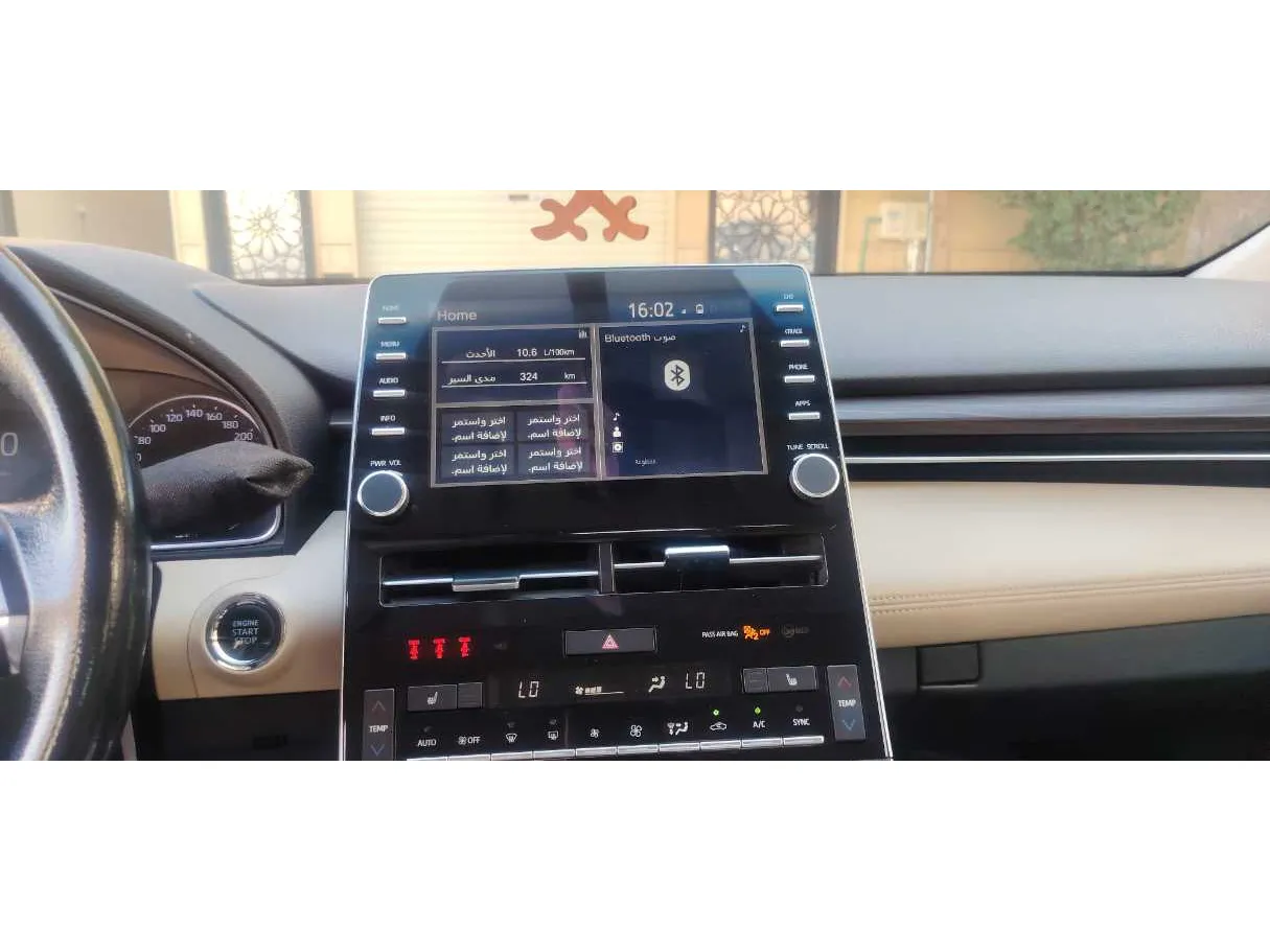 Car image 16