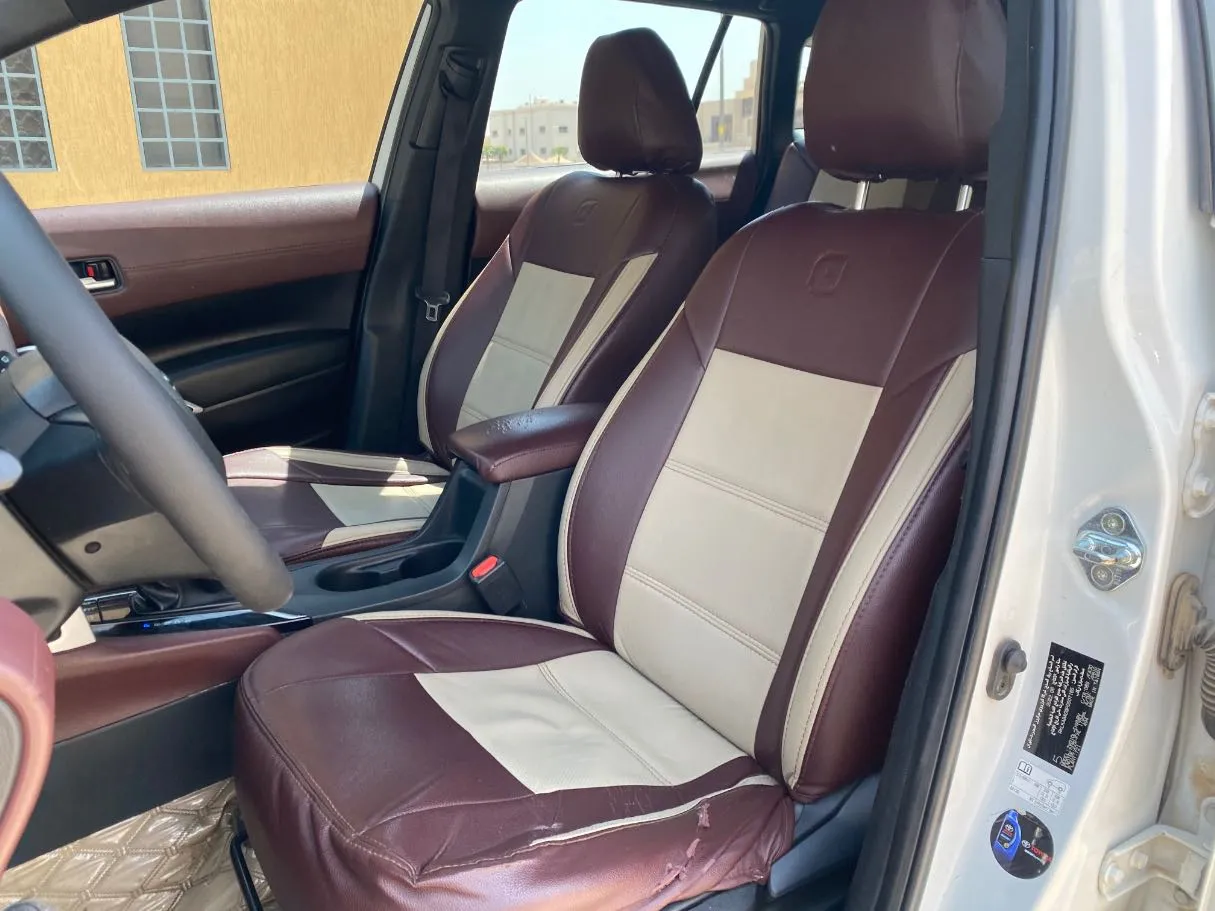 Car image 11