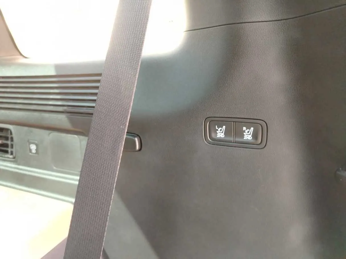 Car image 45