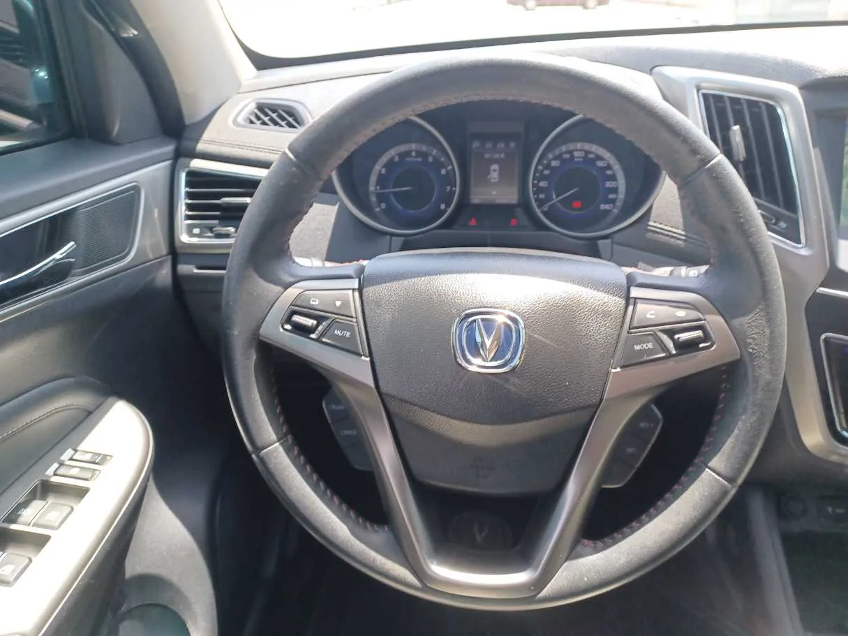 Car image 16