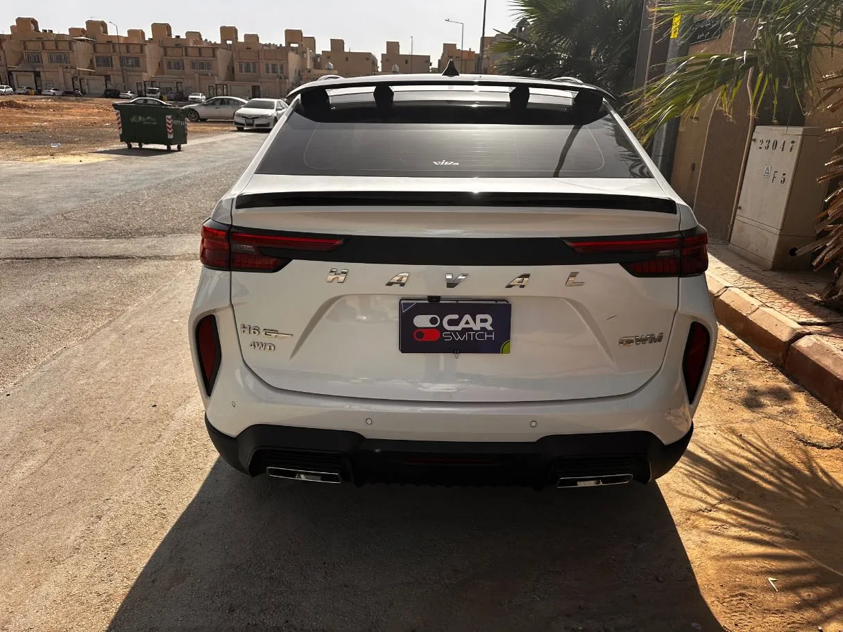 Car image 6