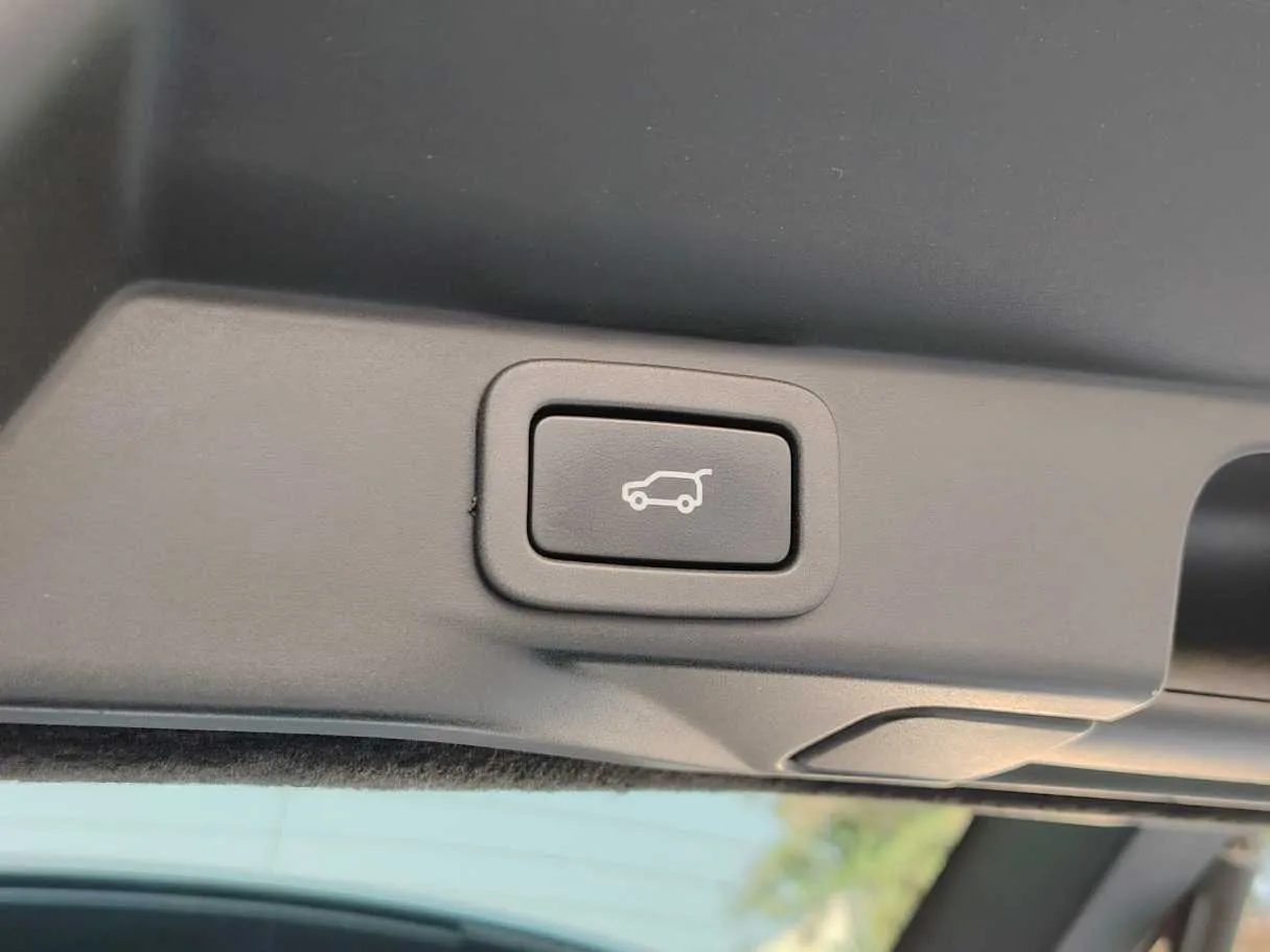 Car image 46