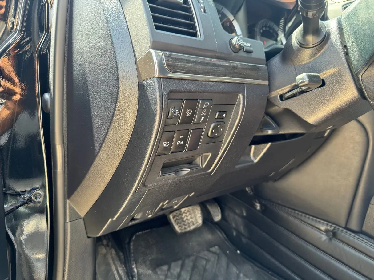 Car image 29