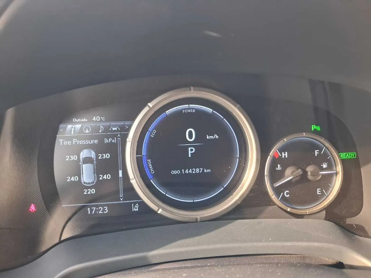 Car image 18