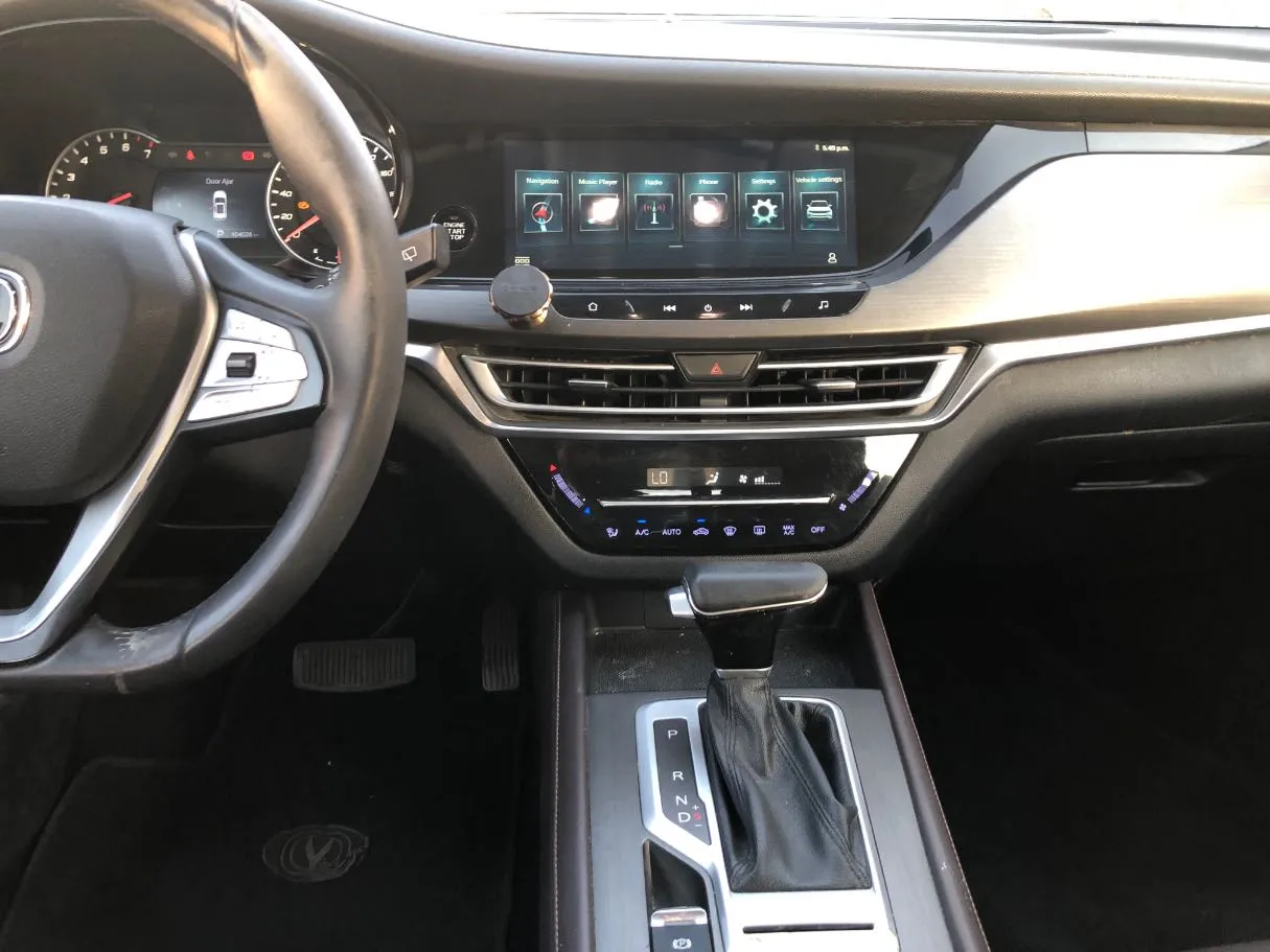 Car image 17