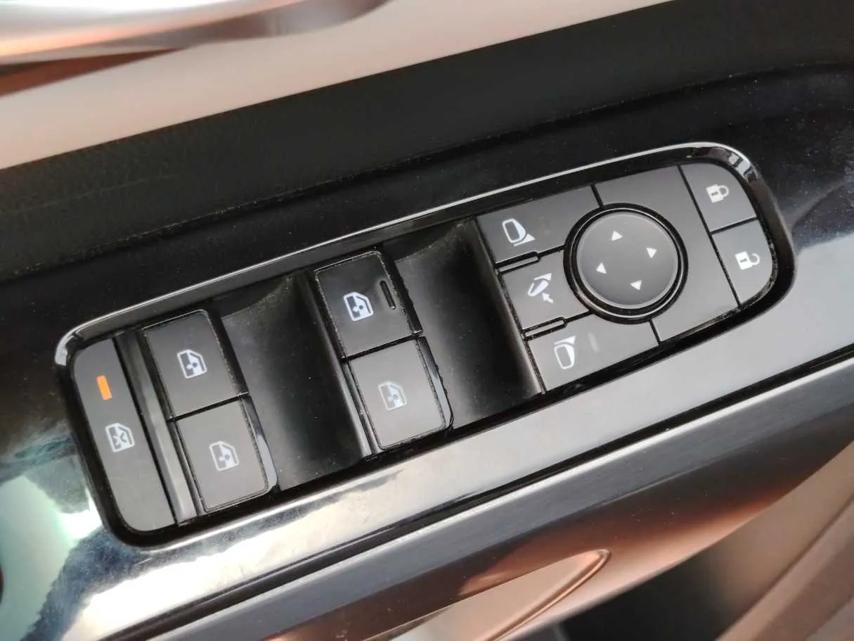 Car image 31
