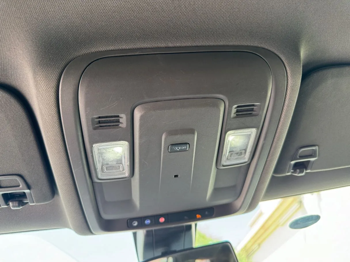 Car image 27
