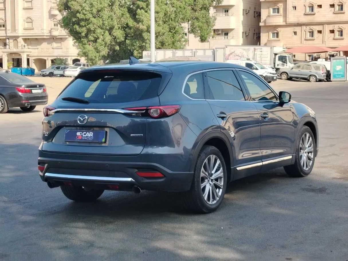 Car image 5