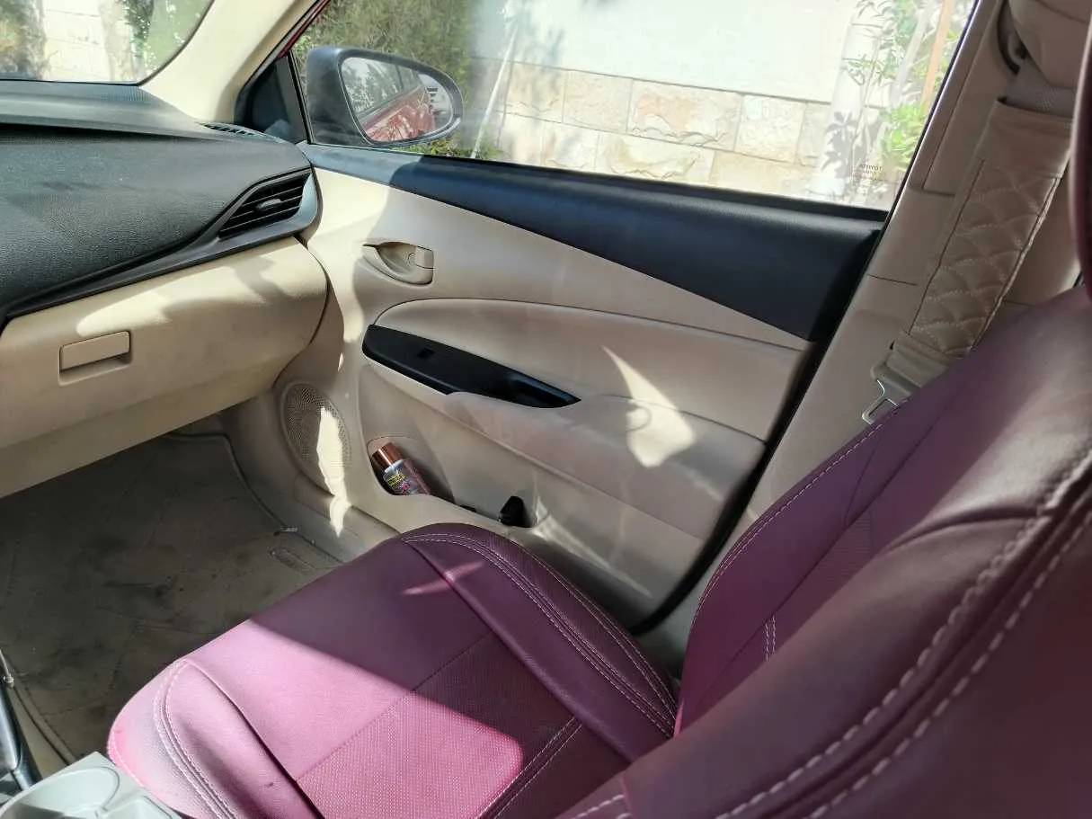 Car image 29