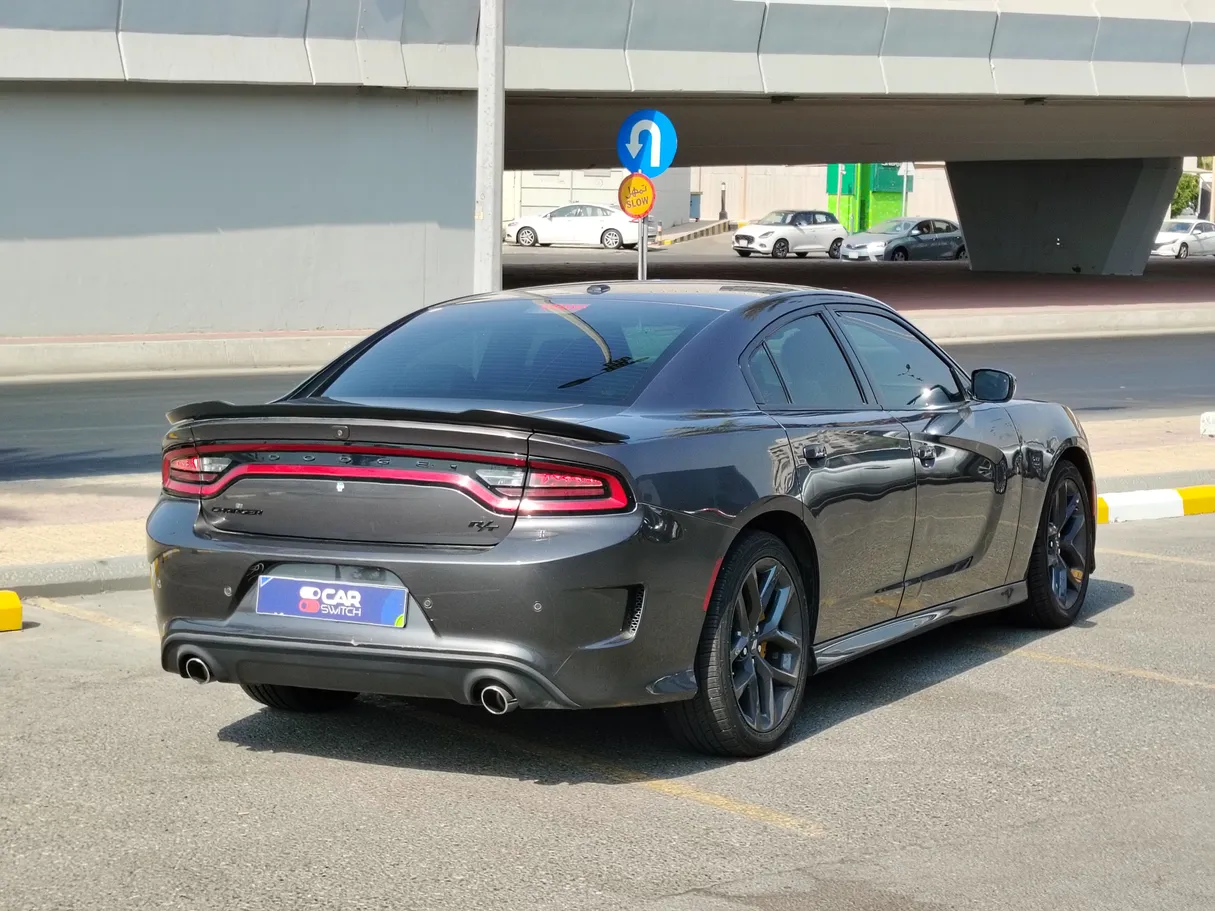 Car image 5