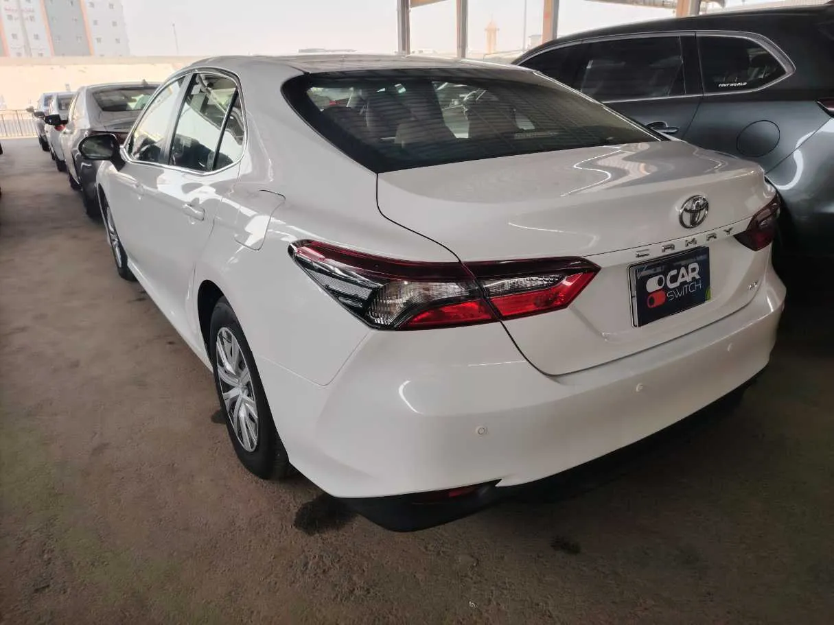 Car image 7