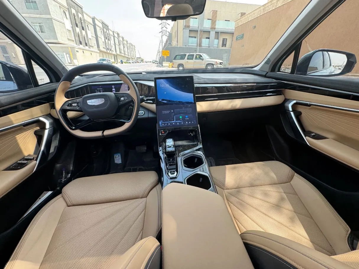 Car image 15