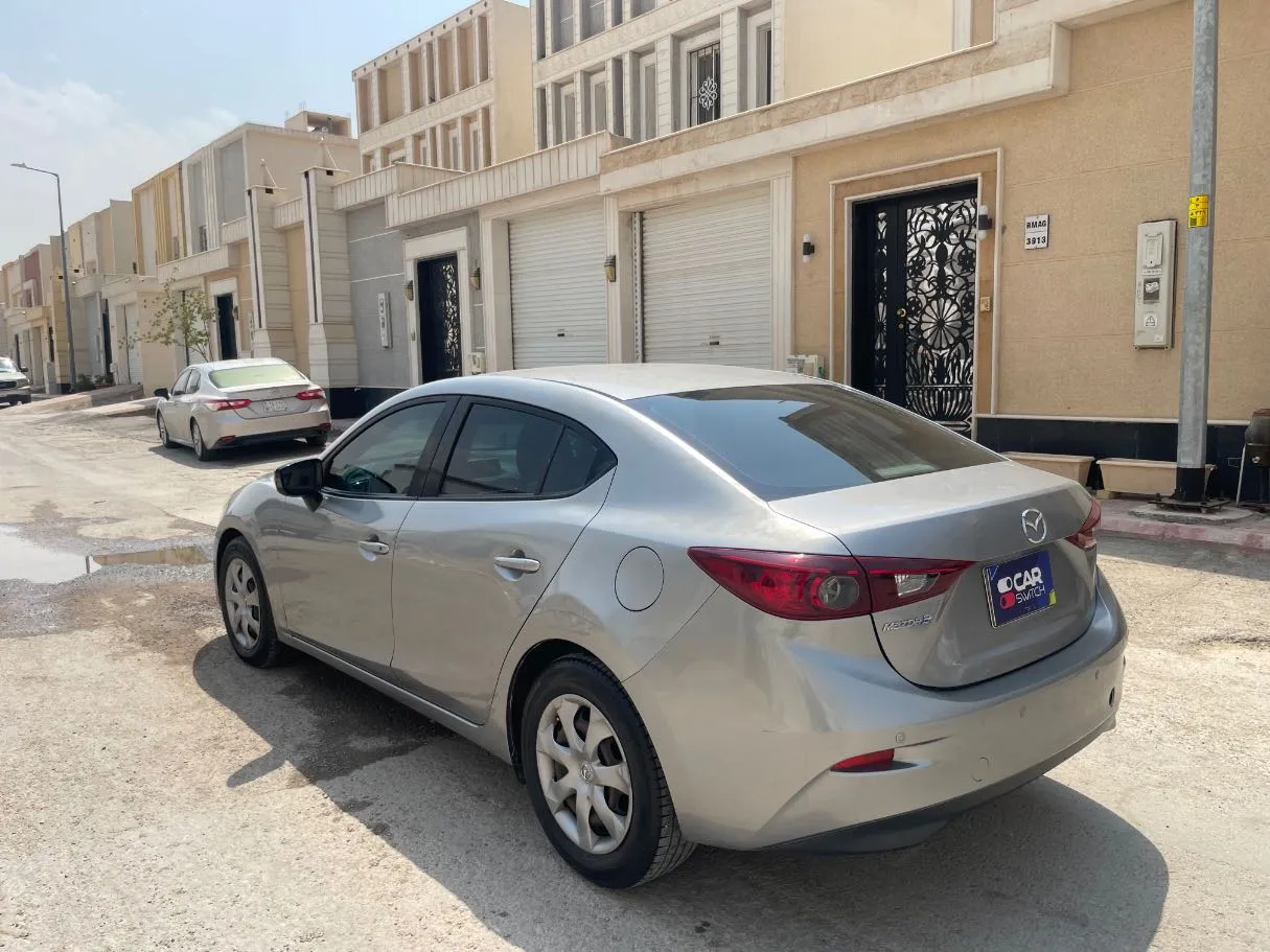 Car image 7