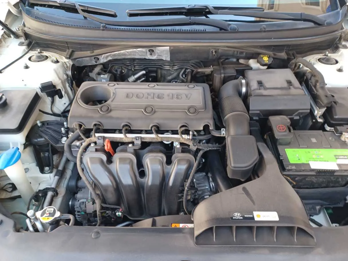 Car image 24