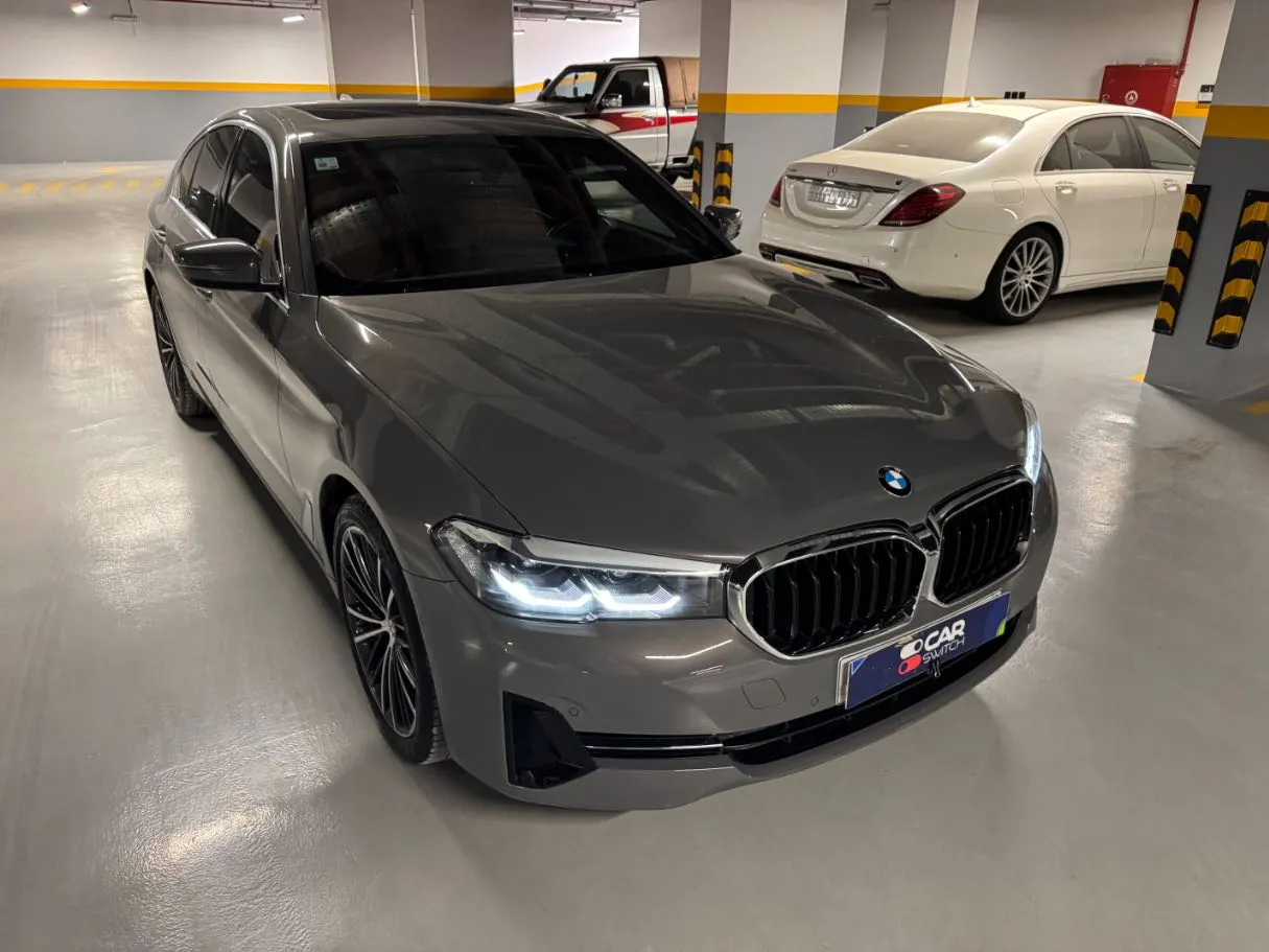 Car image 3