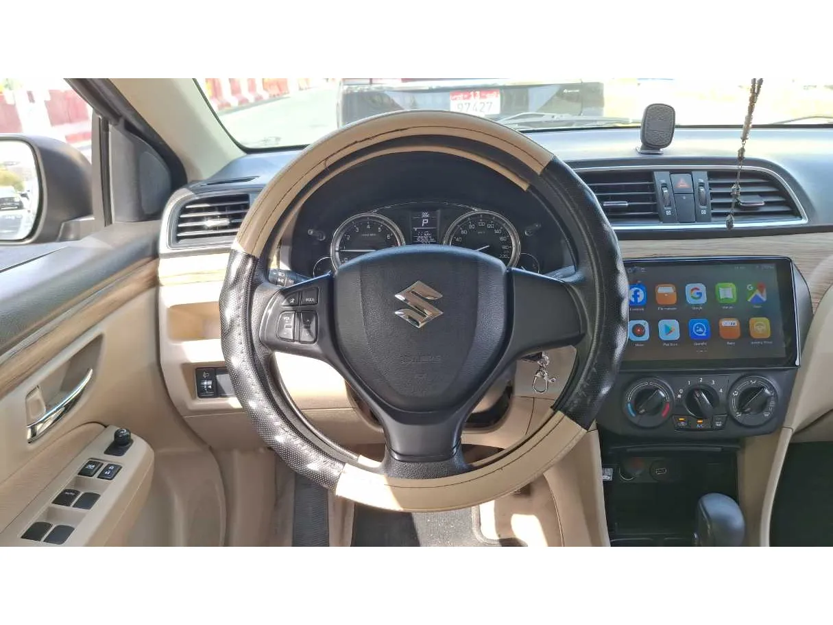 Car image 19